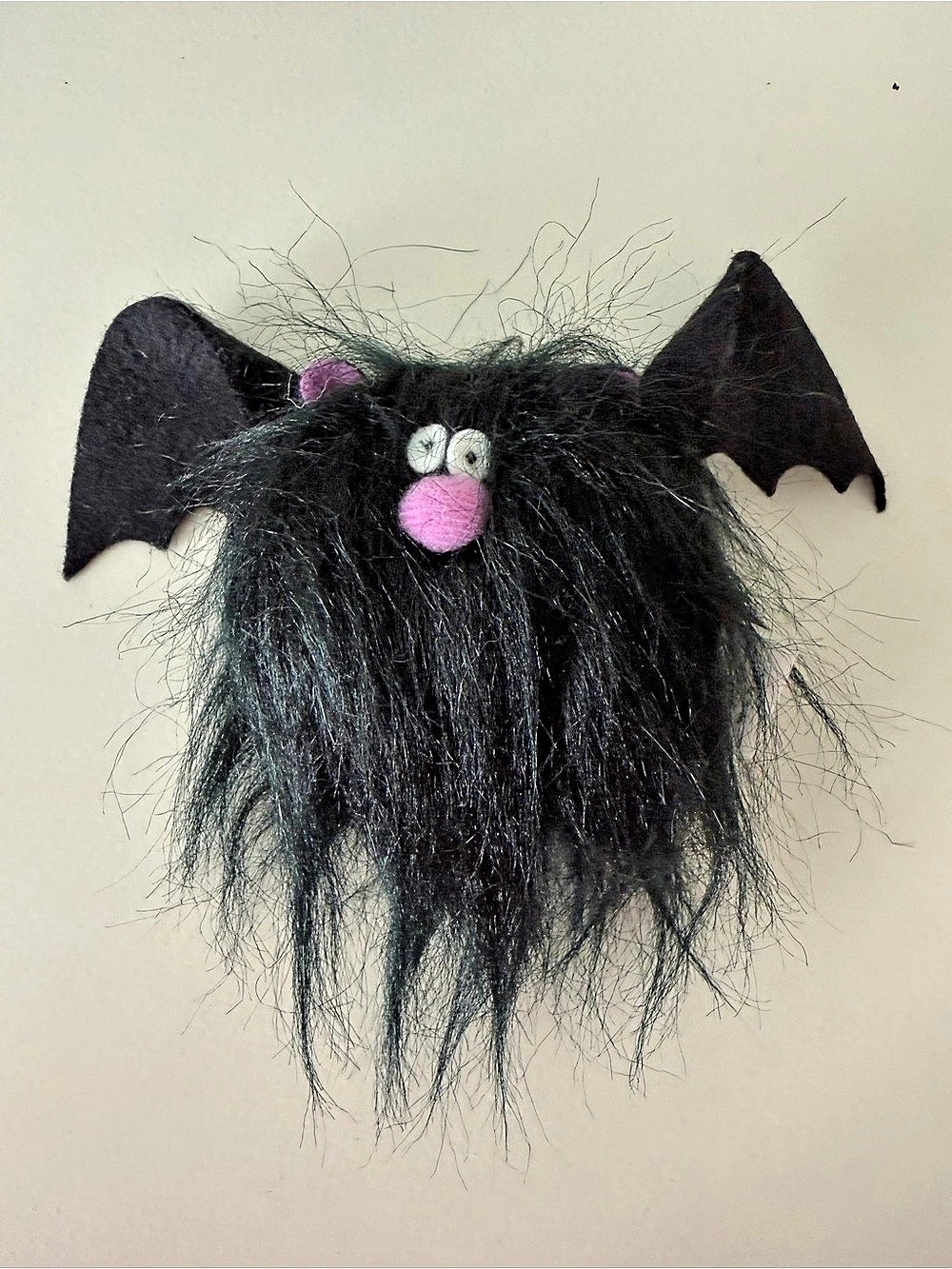 Hallmark Bat Clip Black Pink